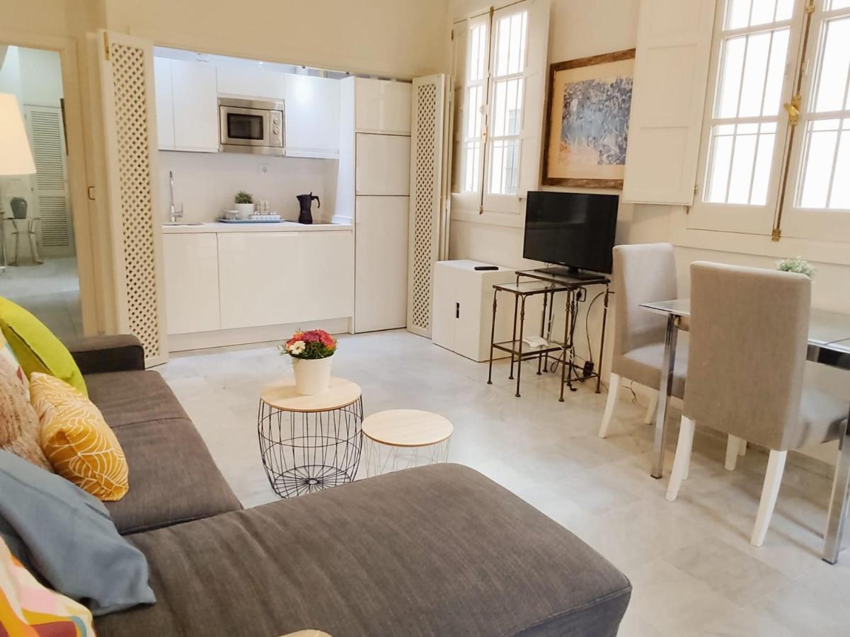Homeyseville-Bright Apartment At Santa Cruz 4 Pax, Parking Optional Luaran gambar