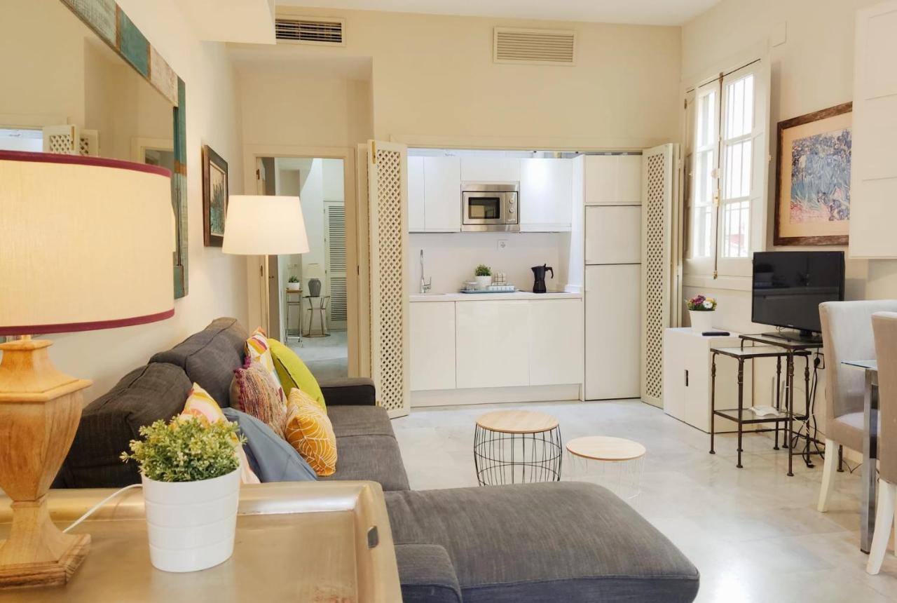 Homeyseville-Bright Apartment At Santa Cruz 4 Pax, Parking Optional Luaran gambar
