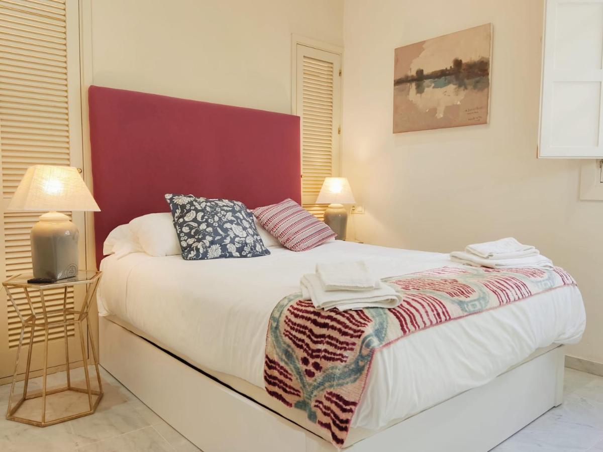 Homeyseville-Bright Apartment At Santa Cruz 4 Pax, Parking Optional Luaran gambar
