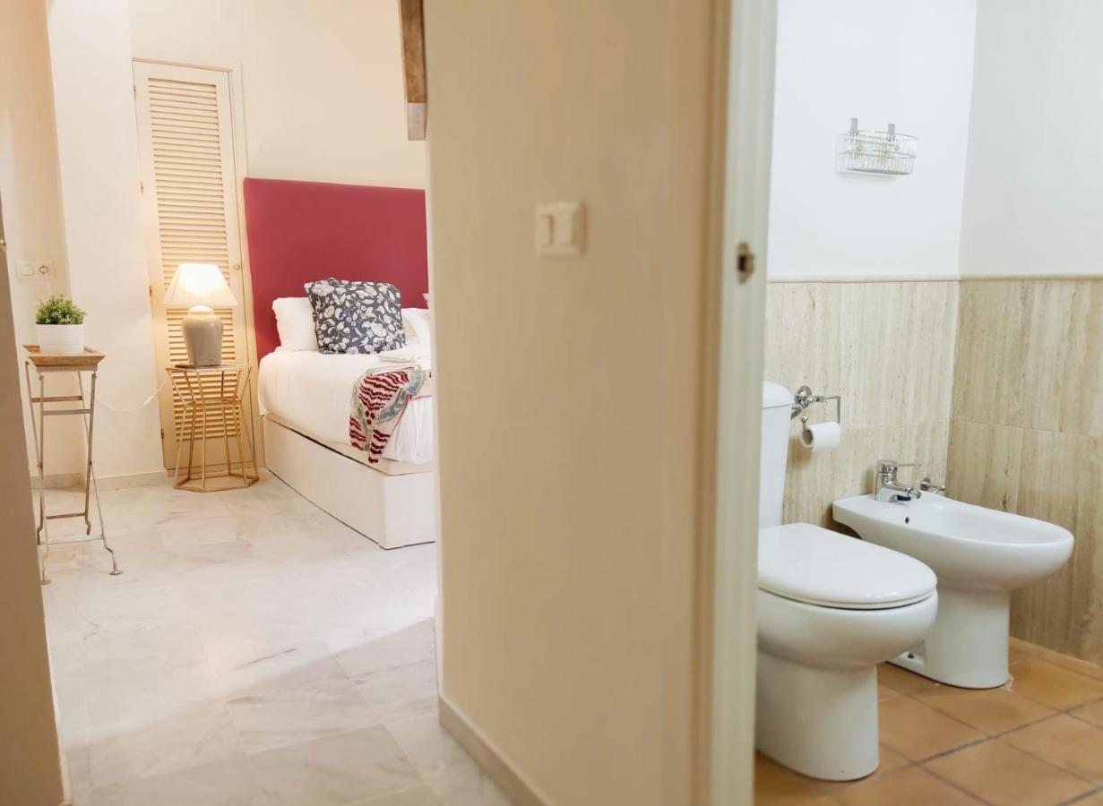 Homeyseville-Bright Apartment At Santa Cruz 4 Pax, Parking Optional Luaran gambar